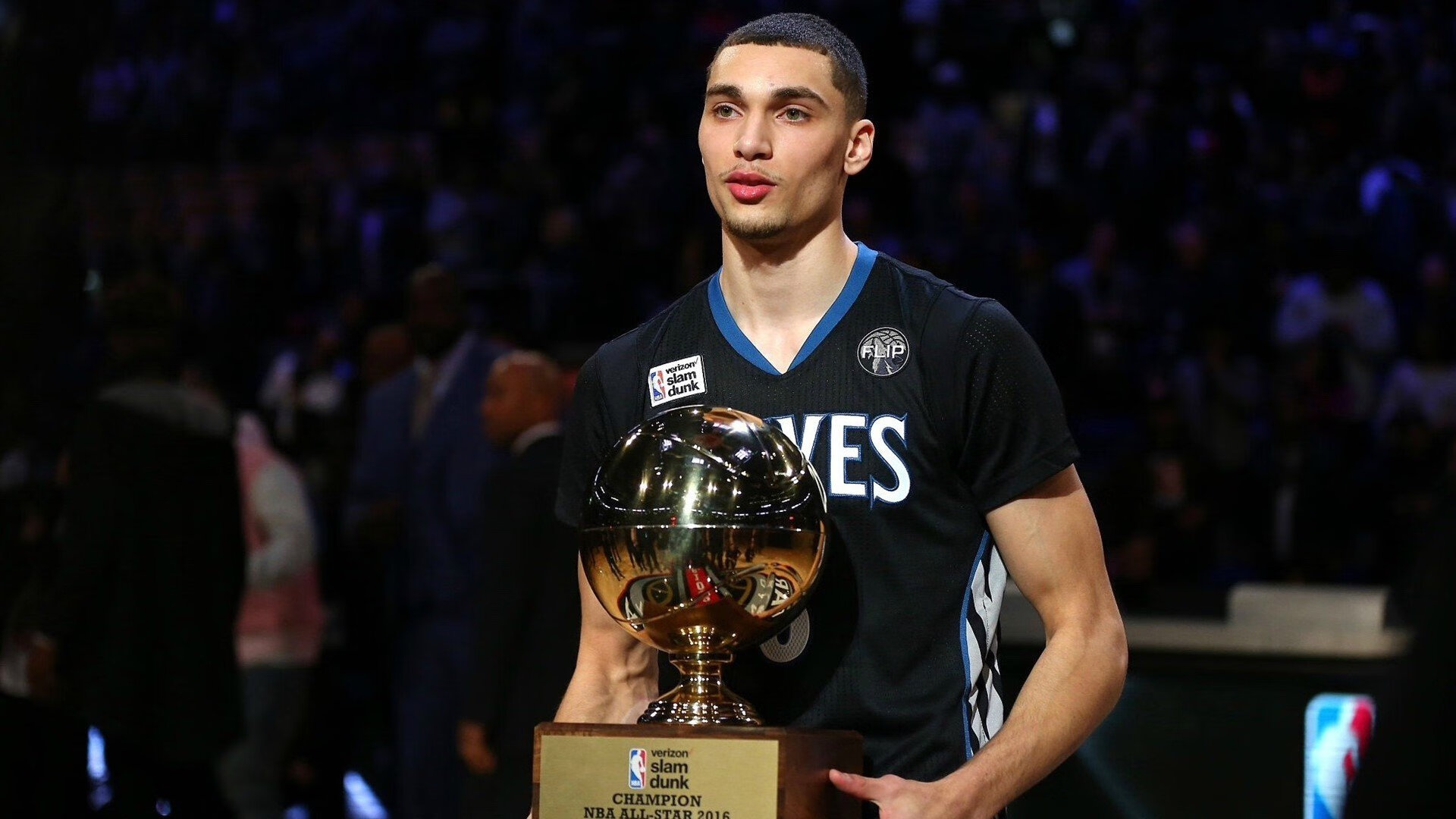 开运体育-逆境中的奇迹：弱旅绝地反击的经典案例，逆境是弱者的无底深渊